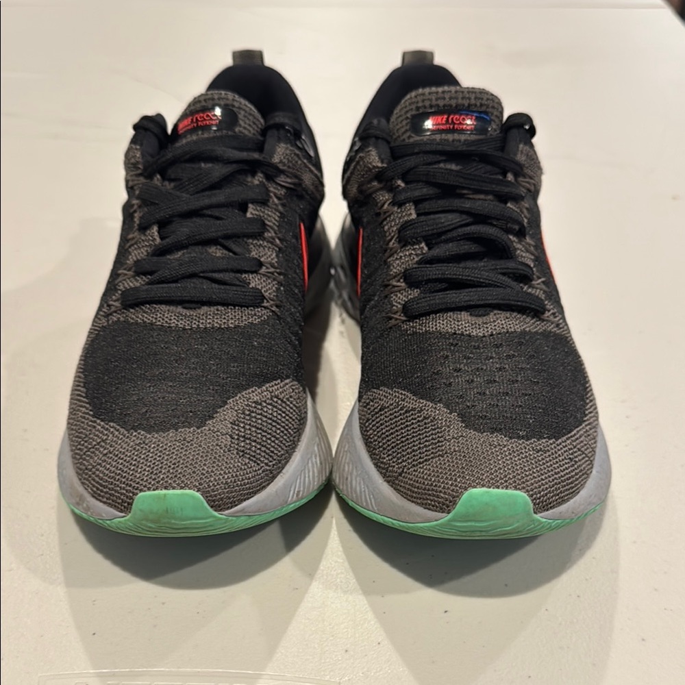 Nike Black and Gray Athletic Shoes with Mesh Comfort